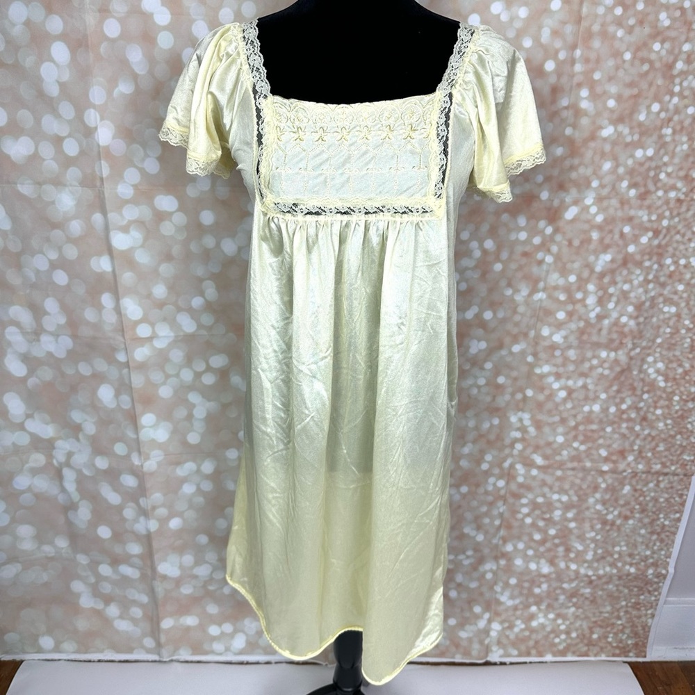 Vintage Yellow Nightgown